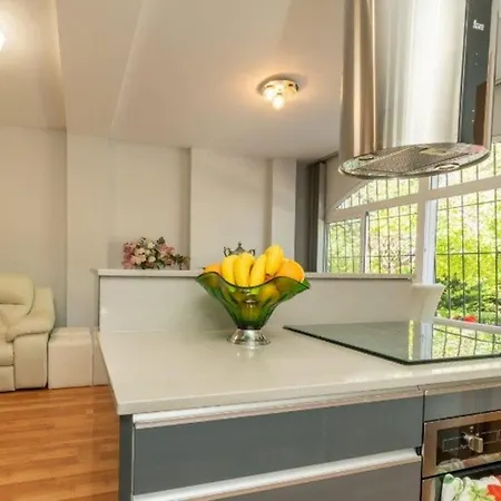 شقة Bright + Pool تورّيفيِخا