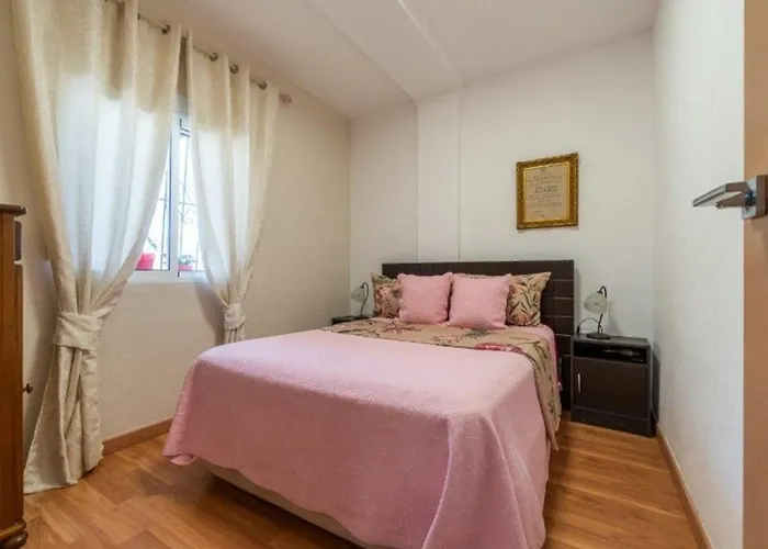 Bright + Pool Apartment