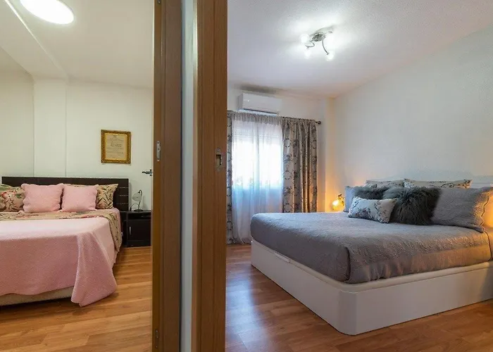 Bright + Pool Apartment Torrevieja